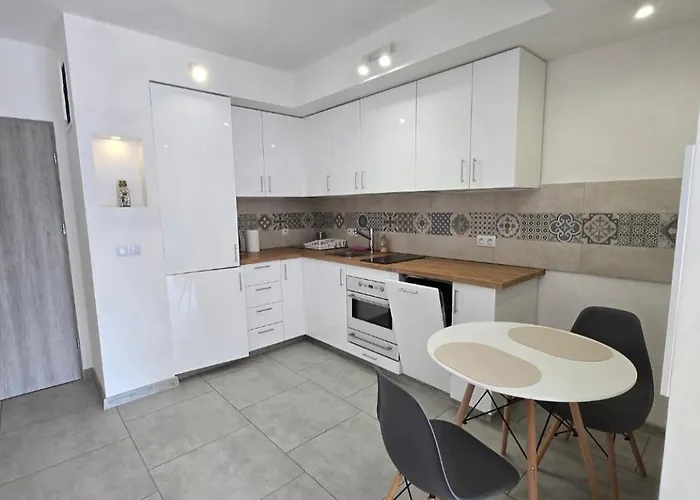 Artel Tarsis شقة *